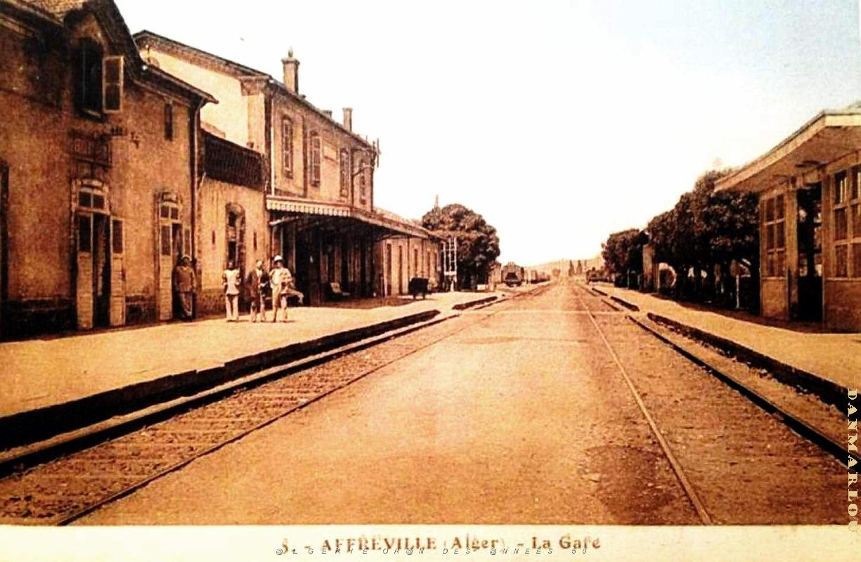 Affreville - Gare les quais.jpg